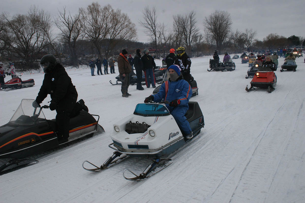 Midwest RideIn Photos Images from the Elk River Snowmobile Show