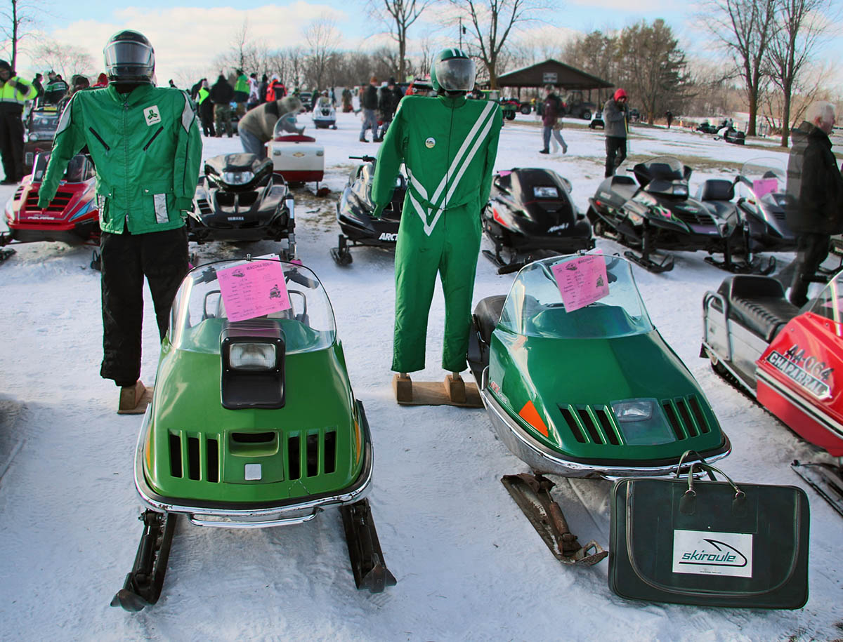 Midwest RideIn Photos Images from the Elk River Snowmobile Show