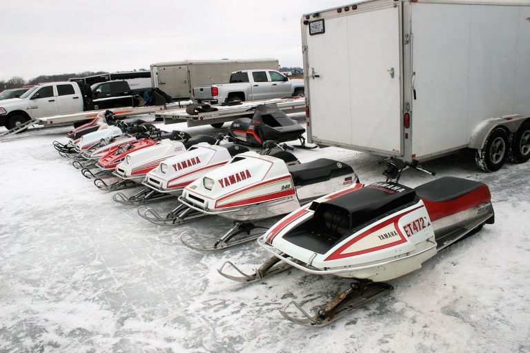 Midwest RideIn Photos Images from the Elk River Snowmobile Show